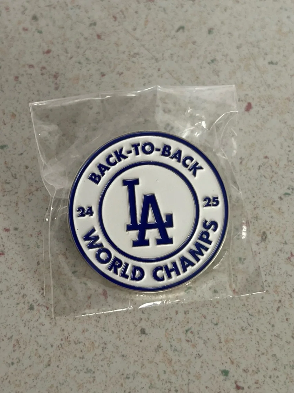 Los Angeles Dodgers Metal Enamel Lapel Back To Back Championship Pin 2024-25 NEW